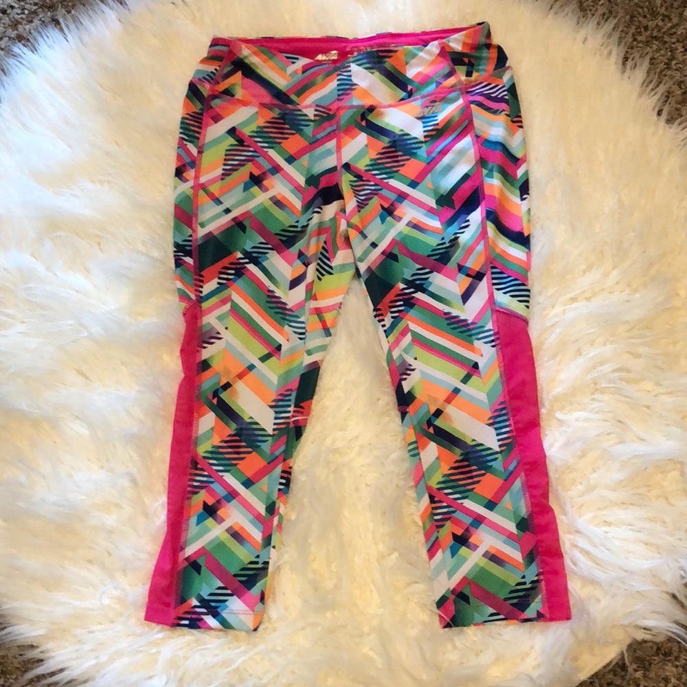 10/$35🏷️♥️Avia workout cropped leggings mesh pink colorful pattern fitness gym